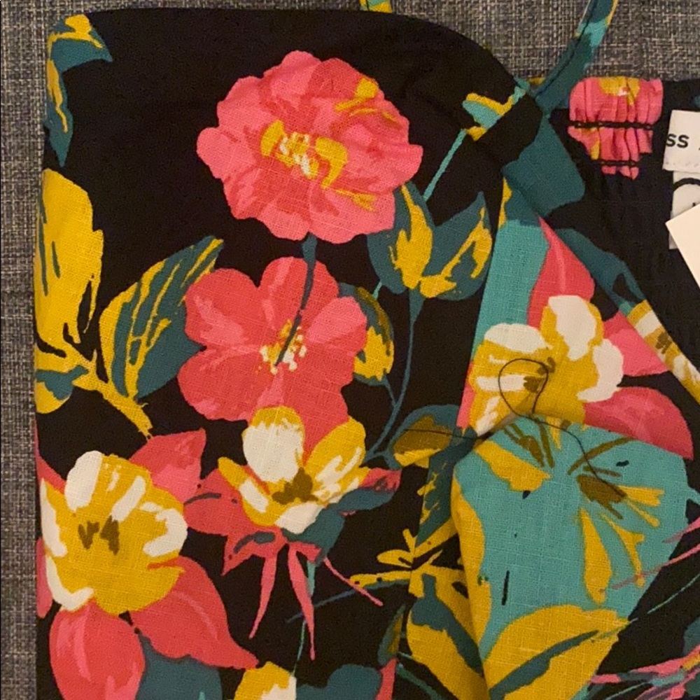 NWT Express Rocky Barnes floral crop top. - Picture 4 of 5
